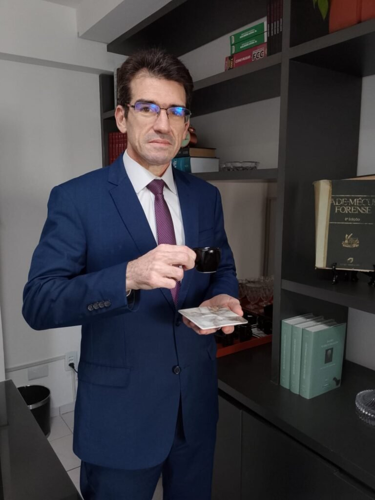 advogado trabahlista gustavo faria